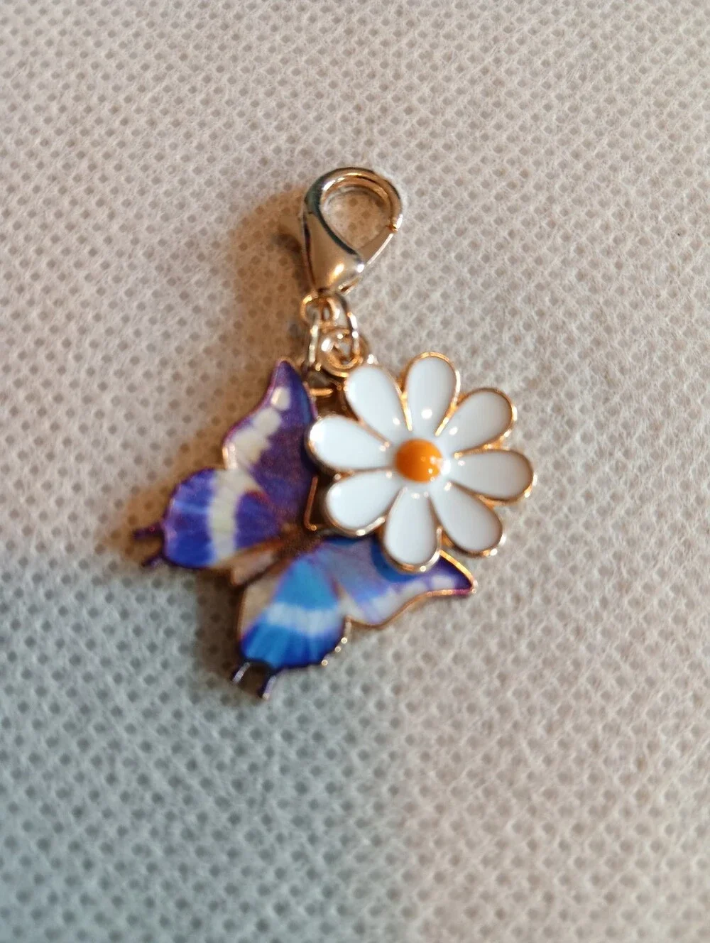 Kids Daisy Butterfly, Ladybug & Bee Charms - Assorted Enamel Clips